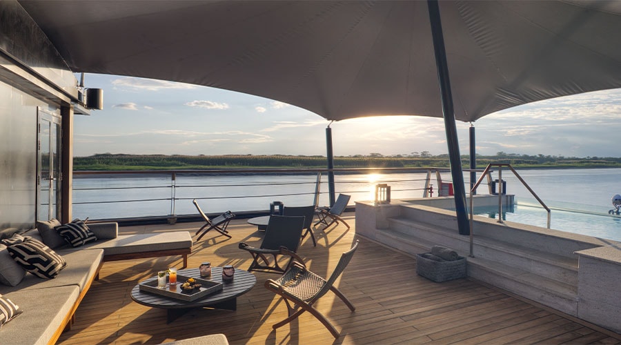 Aqua-Nera-outdoor-lounge